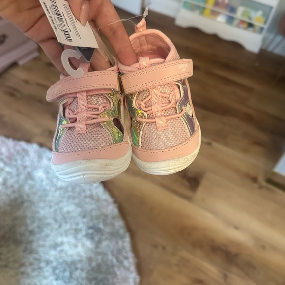 OshKosh B'gosh Light Pink Kids water Sneakers - Picture 4 of 8